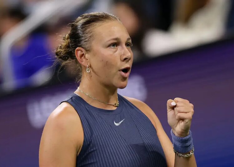 Insolite > Anisimova franchie carrément la ligne blanche...