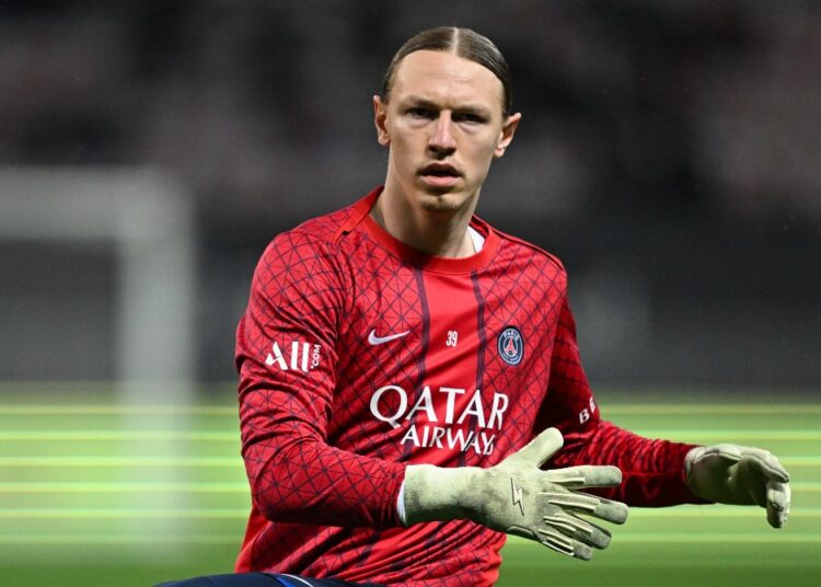 Safonov, "il a des émotions ou pas ?"