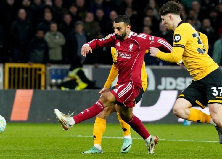 Salah se réveille, mais Liverpool sombre