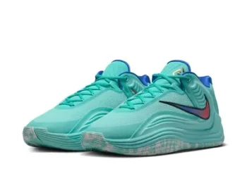 Une touche « Light Aqua » sur la Giannis Freak 7