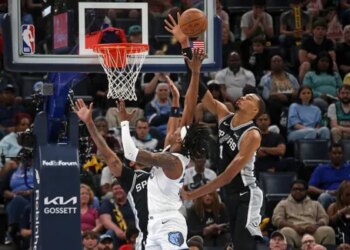 Victor Wembanyama et GG Jackson ont échangé les posters