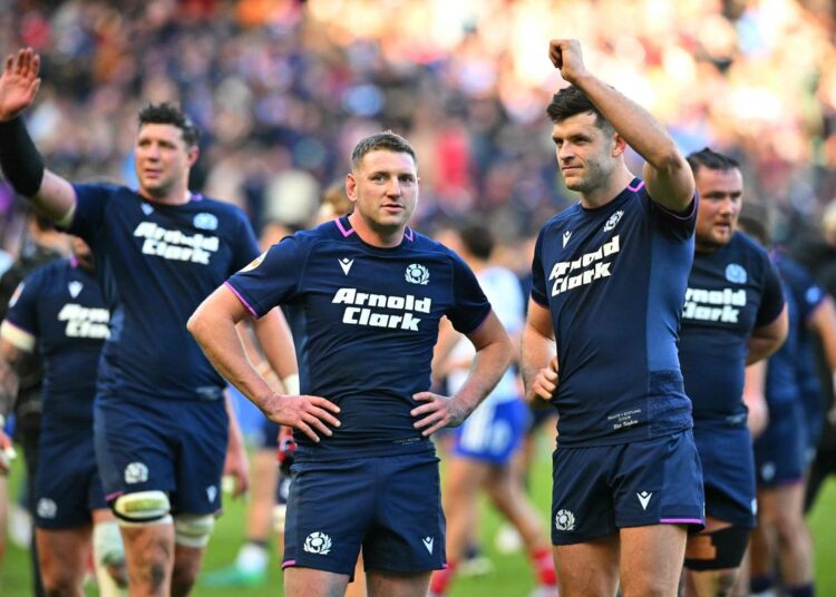 la composition de l’Écosse avec trois changements pour jouer le titre en Irlande