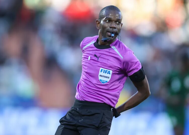 l’arbitre d’Algérie-Nigeria fait encore parler !