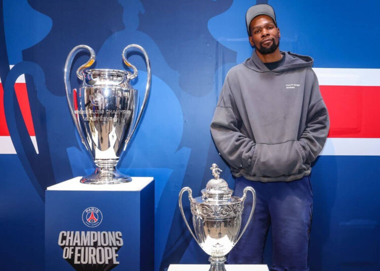 Kevin Durant avec le Paris Saint-Germain