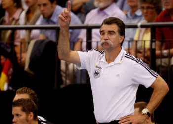 ALL | Heiner Brand encense l'international Julian Koster