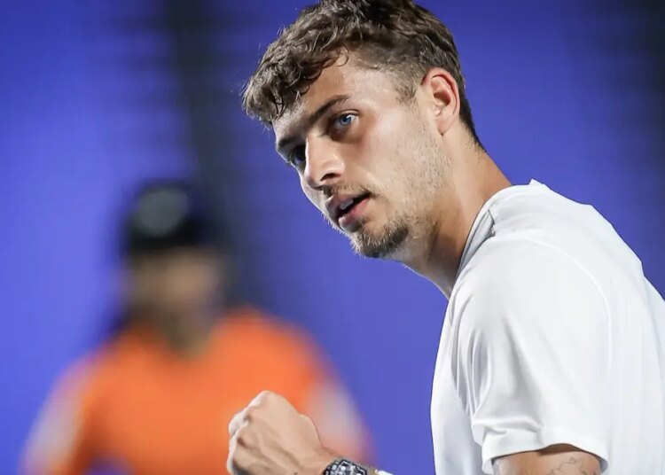 ATP > Flavio Cobolli sur Sinner : "Jannik nous enlève un peu de pression, c'est vrai. Mais il y a aussi un autre aspect : de nos jours, atteindre les quarts de finale d’un tournoi du Grand Chelem est souvent considéré comme la norme"