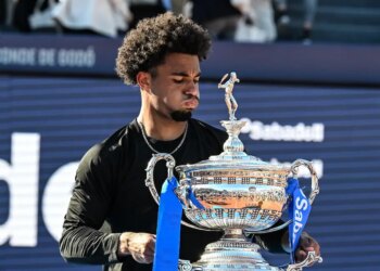 ATP, France > La sagesse et l'humilité d'Arthur Fils après son titre à Barcelone : "Je ne peux pas encore me comparer à Alcaraz et Sinner. La dernière fois que j'ai joué Carlos, il m'a botté les fesses"