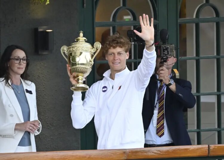 ATP > Ion Tiriac s'enflamme pour Jannik Sinner : "Il peut viser le record de Roger Federer à Wimbledon"