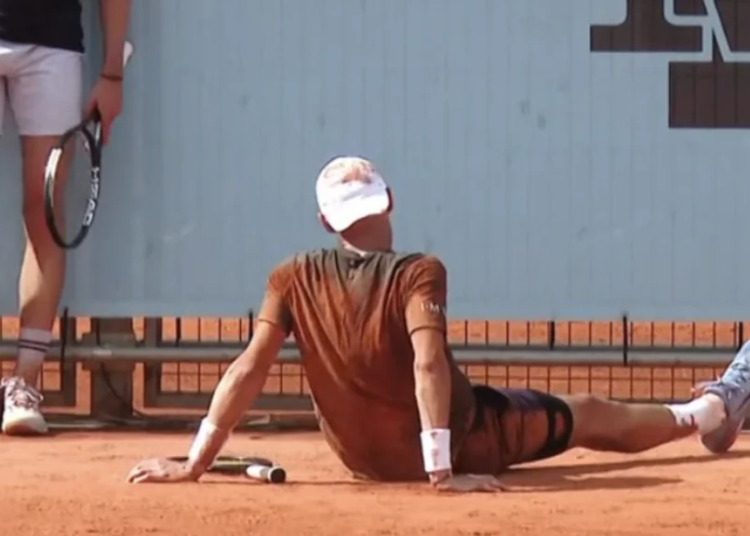 ATP - Madrid, France, Vidéos > Atmane s'effondre au sol en plein match... mais bat quand même Humbert