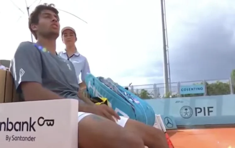 ATP - Madrid > L'énorme coup de gueule de Flavio Cobolli, 13e mondial : "Il faut faire quelque chose. C'est impossible de jouer ici"