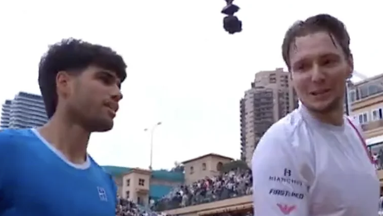 ATP - Monte Carlo > Alexander Bublik à Carlos Alcaraz lors de la poignée de main au filet : "On a joué dans les pires conditions possibles pour moi"