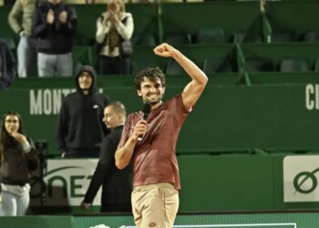 ATP - Monte Carlo > Valentin Vacherot n'est pas Daniil Medvedev : "Je ne casserai pas de raquette. Depuis le début du tournoi, c'est plutôt la boîte à serviettes qui a reçu mes coups de pieds"