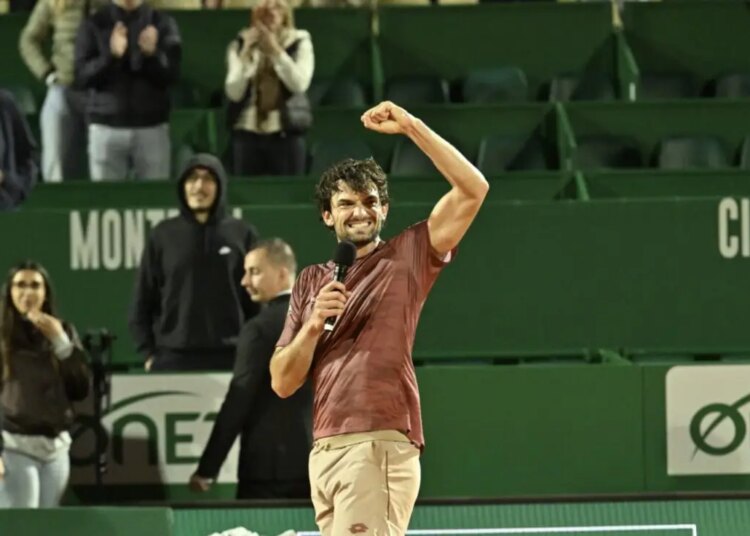 ATP - Monte Carlo > Valentin Vacherot n'est pas Daniil Medvedev : "Je ne casserai pas de raquette. Depuis le début du tournoi, c'est plutôt la boîte à serviettes qui a reçu mes coups de pieds"
