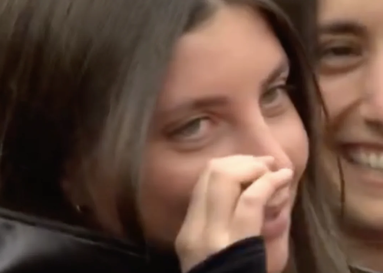 ATP - Munich, Vidéos > Cobolli sans pitié avec sa petite amie après sa défaite en finale : "Reste peut-être à la maison la prochaine fois"