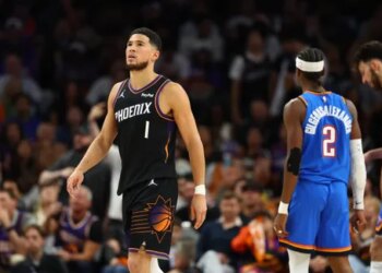 Balayés, les Suns quittent la scène des playoffs la tête haute