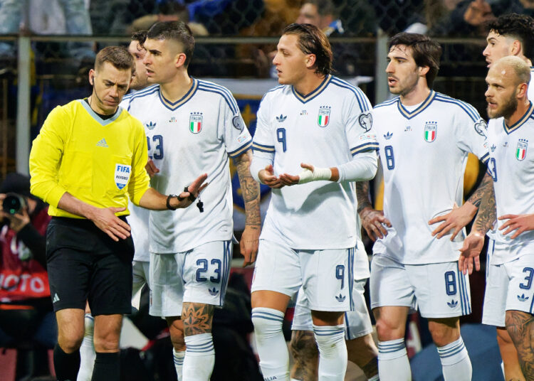 Clément Turpin, scandale arbitral dénoncé après Bosnie-Italie
