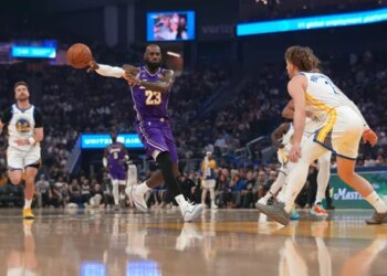 Derrière un LeBron James impérial, les Lakers renouent avec la victoire