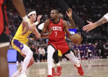 Kevin Durant privé de Game 3 ? Austin Reaves en tenue ?