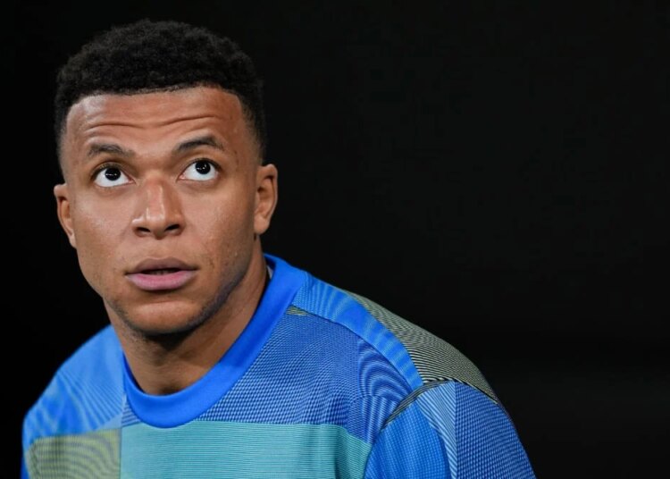 Kylian Mbappé pris à partie par des supporters du Real Madrid