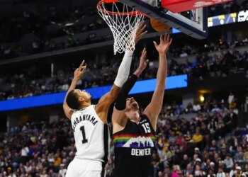 Le duel Jokic – Wembanyama illumine un sublimissime Nuggets – Spurs !