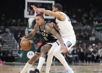 Les Bucks gâchent l’énorme « triple-double » de Rayan Rupert