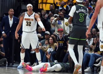 Les Nuggets remportent le premier round face aux Wolves