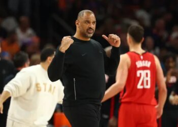 Les Rockets ont failli tout gâcher et Ime Udoka n’a pas du tout apprécié