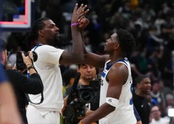 Les Wolves effacent 19 points de retard et reprennent la main