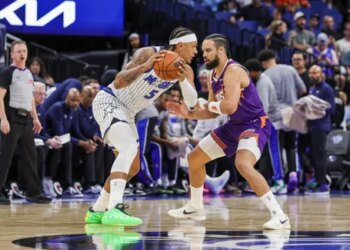 Malgré Devin Booker (34 points), le Magic se relance face aux Suns