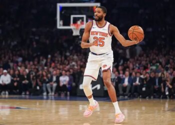 Mikal Bridges maintient encore en vie sa série… pour une poignée de secondes