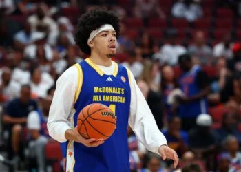 Potentiel numéro 1 de la Draft 2027, Tyran Stokes a choisi Kansas