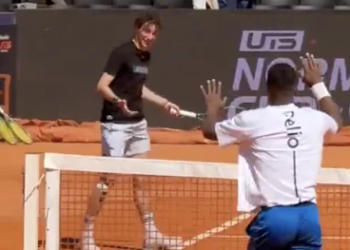 UTS, Vidéos > Ugo Humbert frôle l’accident à Nîmes… à cause de la célébration improbable de son adversaire !