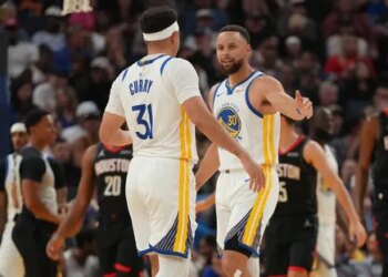 Une soirée inoubliable pour Seth et Stephen Curry