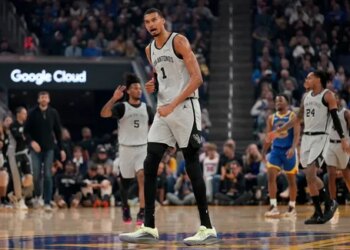 Victor Wembanyama (41 points, 18 rebonds) se défoule sur les Warriors