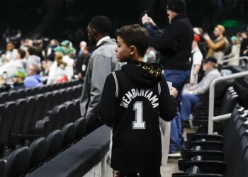Victor Wembanyama, numéro 1 des ventes de maillots en France