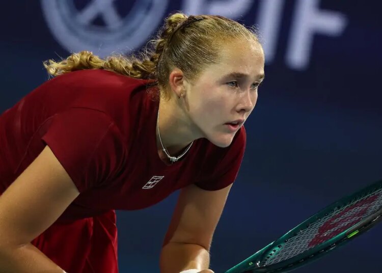 WTA > Mirra Andreeva dévoile sa drôle de méthode avant un match important : "Je ferme les yeux et j'essaie d'imaginer que je suis Federer ou Nadal"