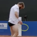 ATP - Hambourg, Vidéos > Encore battu, Corentin Moutet baisse son short en plein match...