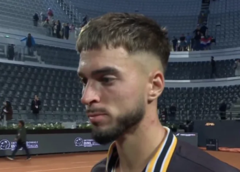 ATP - Rome > Dino Prizmic, après sa victoire contre Djokovic : "Je dirai simplement que j’ai un immense respect pour Novak. C’est mon idole"