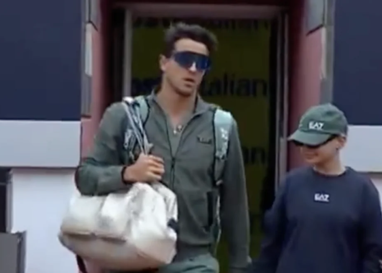 ATP - Rome, Vidéos > Darderi "brise" le rêve d'un enfant à cause d'une entrée sur le court lunaire et ridicule