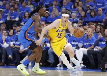 Austin Reaves fixe la priorité des Lakers : les pertes de balle