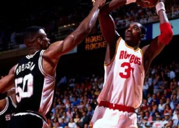 Avant Wemby, Hakeem Olajuwon avait déjà gâché la fête d’un MVP
