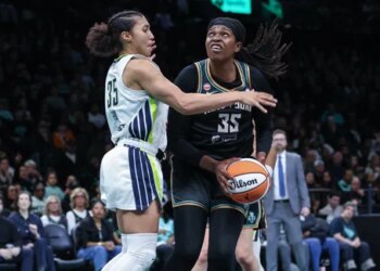 Azzi Fudd croque le Liberty à New York