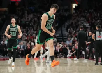 Brad Stevens valide la saison rookie d’Hugo Gonzalez