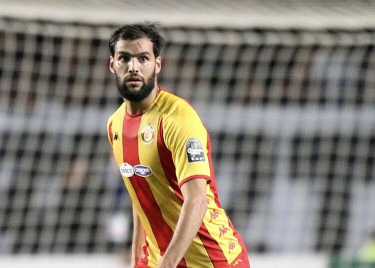 Double high kick sur un adversaire – Mohamed Amine Tougaï sème le chaos dans le derby de Tunis
