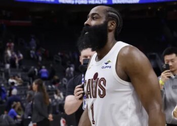 James Harden a fait taire le public de Detroit