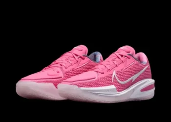 La Nike GT Cut 1 voit la vie en rose