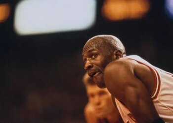 Le 17 mai 1993, Michael Jordan inscrit « The Shot II » et élimine encore les Cavaliers