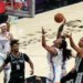 Le Thunder pris dans la vague