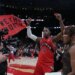 Le miracle RJ Barrett entre Kawhi Leonard et Tyrese Haliburton