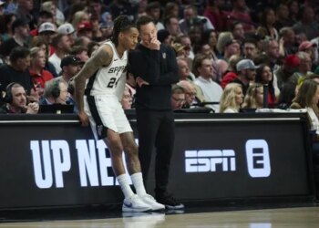 Le tir irréel de Devin Vassell qui a écœuré les Wolves